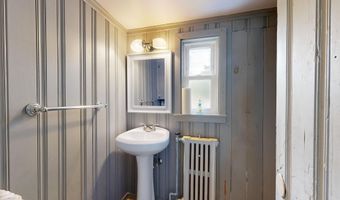 184 Whitney St, Auburn, ME 04210