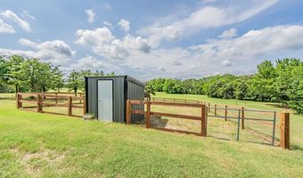 460 Rolling Hills Blvd, Alvord, TX 76225