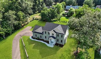 13 Kenwood Cir, Bloomfield, CT 06002