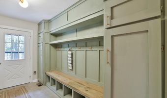 21663 OATLANDS Rd, Aldie, VA 20105