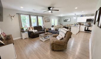 1018 N Sherman Dr, Blue Springs, MS 38828