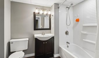 1214 NW Applewood St, Ankeny, IA 50023