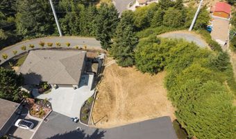 7774 Zoe Dr, Brookings, OR 97415