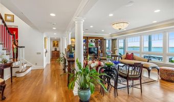 737 Boston Neck Rd, Narragansett, RI 02882