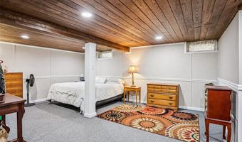 6607 Wenzel Rd, Alton, IL 62002