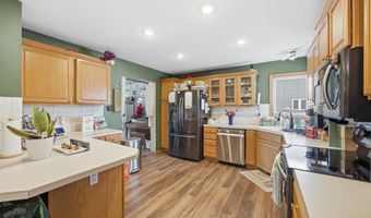 208 13th St SW, Altoona, IA 50009