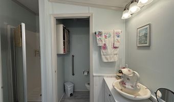 5 Freedom Ln, Belfast, ME 04915