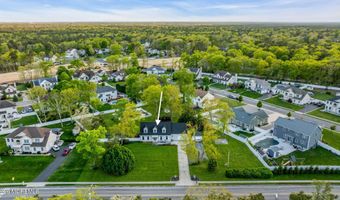 65 Serpentine Dr, Bayville, NJ 08721