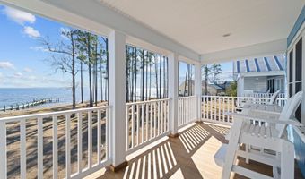 511 Neuse Village Rd # C5, Arapahoe, NC 28510