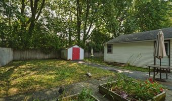 51 Cayuga Ct, Burlington, VT 05408