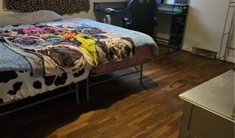 611 S Harrison Ave, Aurora, MO 65605