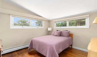 10 Guzeika Rd, North Kingstown, RI 02852