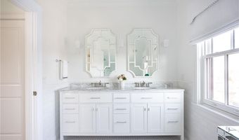 78 Rhode Island Ave 8, Newport, RI 02840