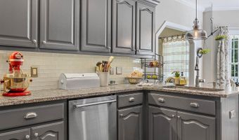 379 Shallowford Dr, Boiling Springs, SC 29316