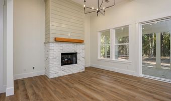 15 Woods Ln, Beaufort, SC 29907