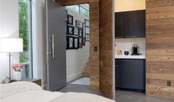 21 Drifting Shadow Way, Las Vegas, NV 89135