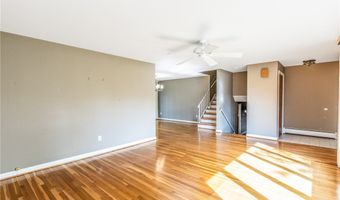24 Glenbourne Ct, Amherst, NY 14221
