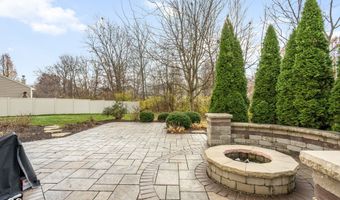 8607 Redditch Dr, Avon, IN 46123