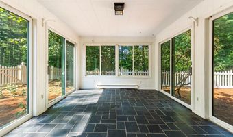 60 Boulder Dr, Auburn, ME 04210