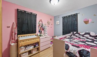 651 Randall Dr, Anoka, MN 55303