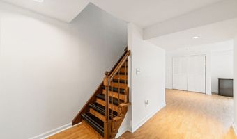 33 Bay Path Way 33, Branford, CT 06405