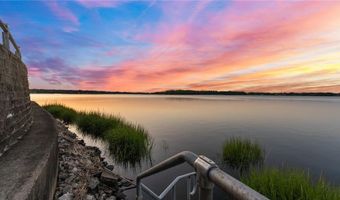 99 Boyce Ave, Barrington, RI 02806