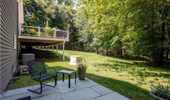 12 Lyndenwood Dr, Brookfield, CT 06804