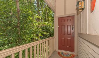 609 Ridgewood Ct, Ann Arbor, MI 48103