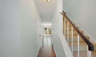 5940 BERKSHIRE Ct, Alexandria, VA 22303