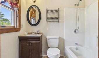 5 Pine St, Augusta, ME 04330