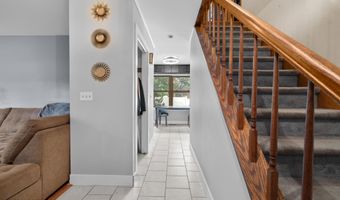 40 Elm St, Beachwood, NJ 08722