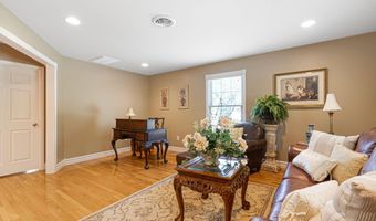 10 Windy Brook Ln, Banner, KY 41603