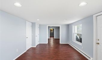 29 E Shore Dr, Coventry, RI 02816