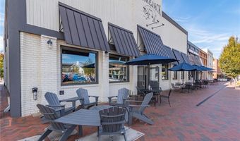1102 Pine Grove Dr, Alpharetta, GA 30009