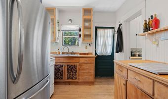 1025 S LAWE St, Appleton, WI 54915