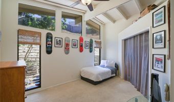823 Kalalea St, Honolulu, HI 96825