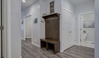 1614 STANTON Cir, Appleton, WI 54915