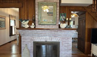 180 Clark Ave, Branford, CT 06405