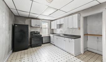 9 W ATHENS Ave, Ardmore, PA 19003