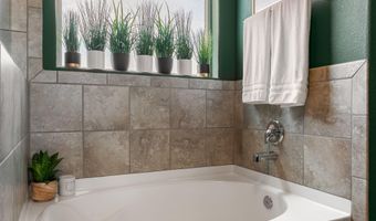 7348 Tree Line Ave NW, Albuquerque, NM 87114