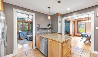 1228 W LAWRENCE St, Appleton, WI 54914