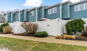 50 S Bay Dr 19, Narragansett, RI 02882