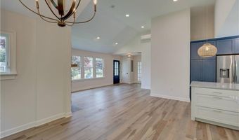 3 Tyler Point Rd, Barrington, RI 02806