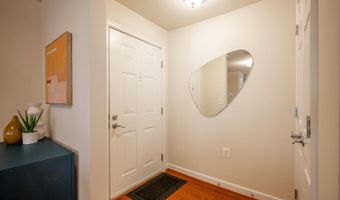 4113 S FOUR MILE RUN Dr #404, Arlington, VA 22204