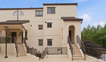 8901 BATTERY Pl 34, Bethesda, MD 20814