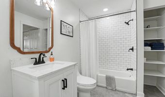426 Demontluzin Ave, Bay St. Louis, MS 39520