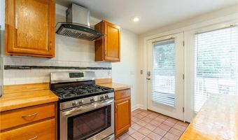 1122 Pawtucket Ave, East Providence, RI 02916