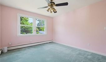 32 Brookfarm Rd, North Providence, RI 02904