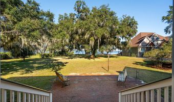 210 Old Plantation Dr W, Beaufort, SC 29907