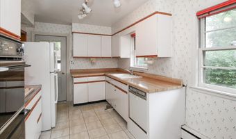 831 S Mitchell Ave, Arlington Heights, IL 60005